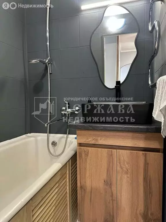 2-комнатная квартира: Кемерово, Октябрьский проспект, 46 (44 м) - Фото 1