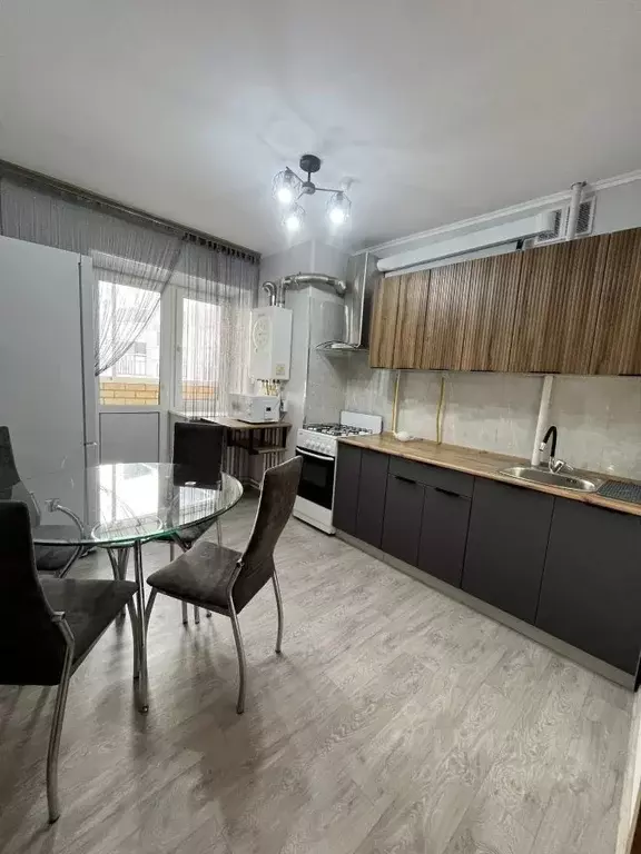 1-к кв. Татарстан, с. Высокая Гора ул. Большая Красная, 228А (40.5 м) - Фото 1