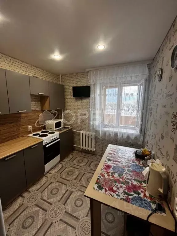 Комната Тюменская область, Тюмень ул. Александра Матросова, 1 (15.0 м) - Фото 1