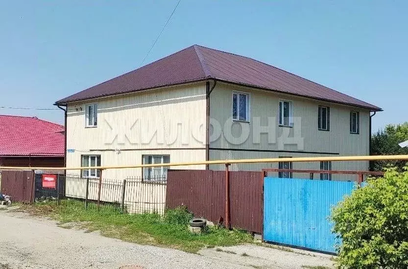 Дом в Новосибирская область, Новосибирск Ольховская ул. (320 м) - Фото 1