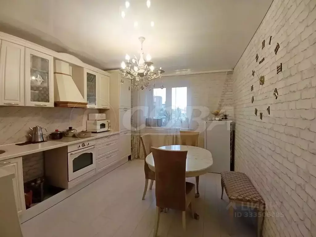 3-к кв. Тюменская область, Тюмень ул. Пермякова, 79 (88.0 м) - Фото 1