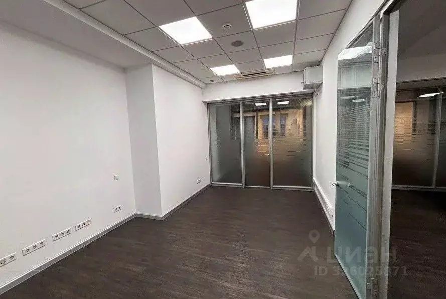 Офис в Санкт-Петербург Петроградская наб., 18 (183 м) - Фото 1