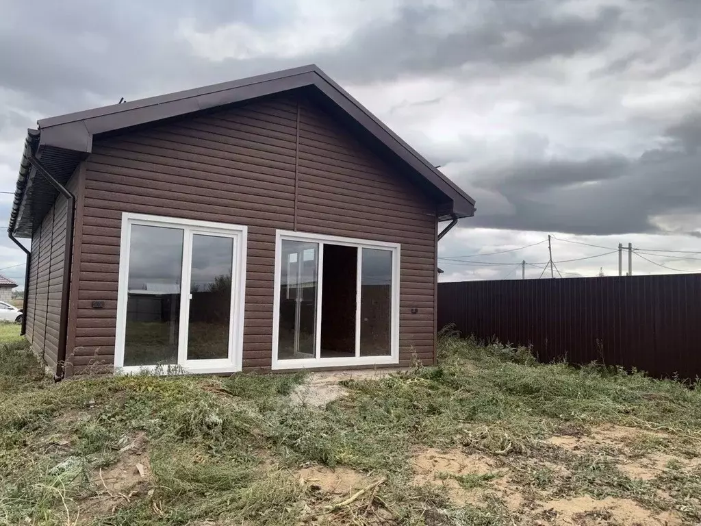 Дом в Саратовская область, Балаковский район, с. Натальино ул. Имени ... - Фото 1