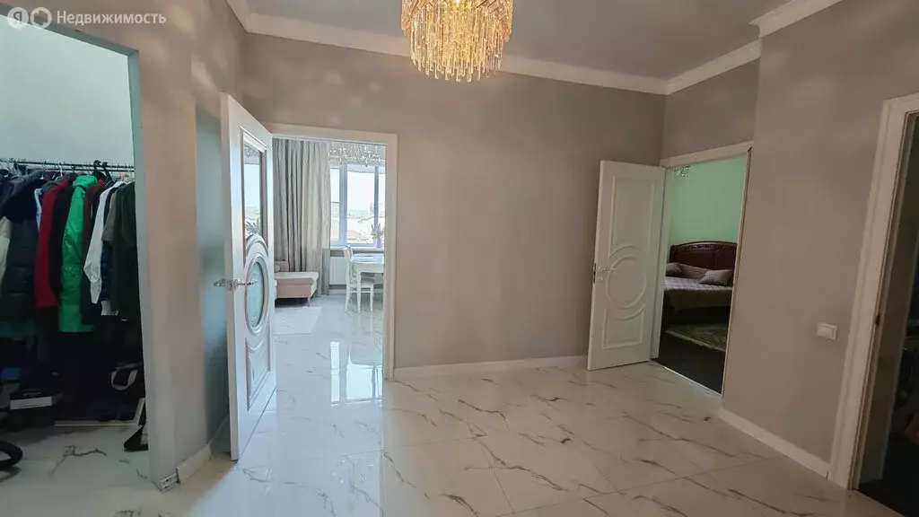 2-комнатная квартира: Баксан, улица Угнич, 64 (73 м) - Фото 0