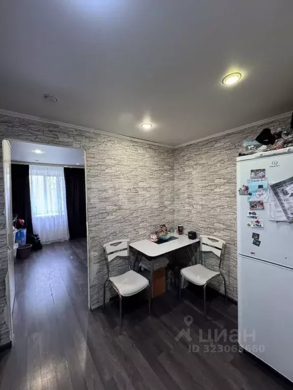 Комната Тюменская область, Тюмень ул. Декабристов, 152 (18.2 м) - Фото 1