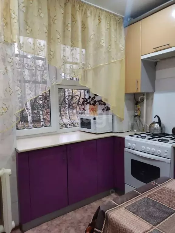 2-к кв. Башкортостан, Стерлитамак Михайловский мкр, ул. Сазонова, 8 ... - Фото 0