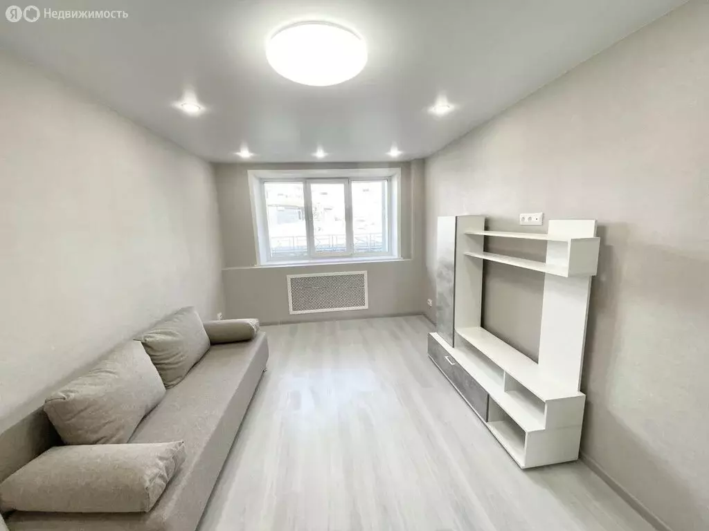 2-комнатная квартира: Киров, улица Красина, 2А (45 м) - Фото 0
