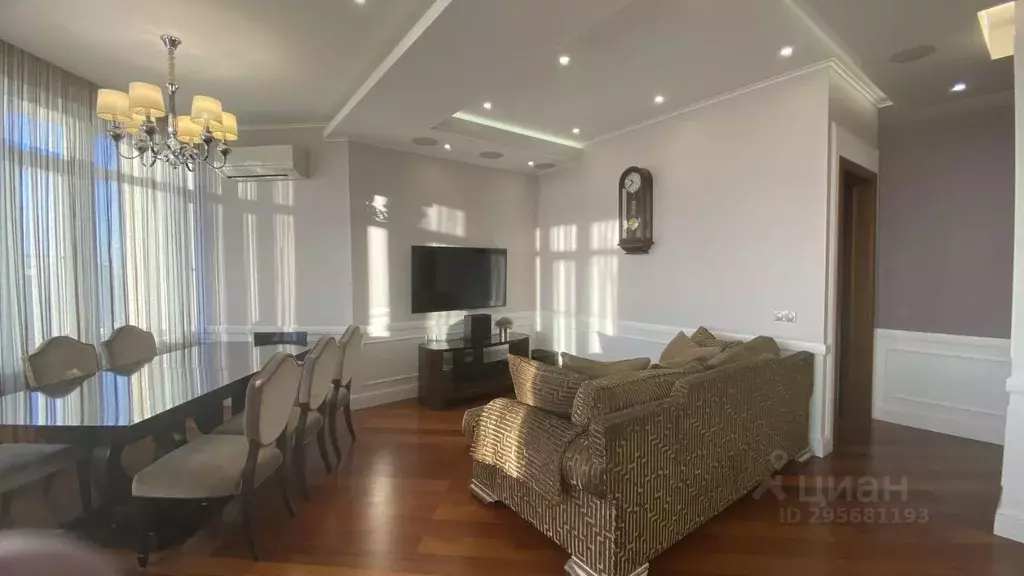 3-к кв. Омская область, Омск ул. Маршала Жукова, 107 (104.5 м) - Фото 2