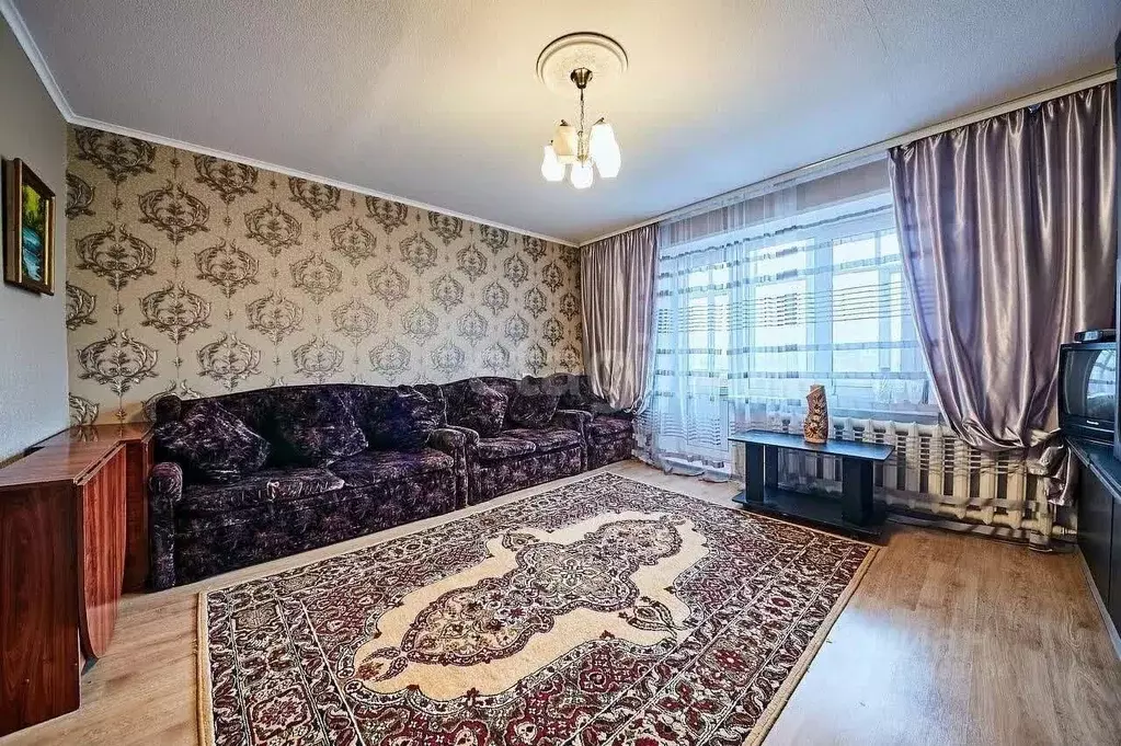 3-к кв. Томская область, Томск Солнечный мкр, ул. Бирюкова, 6 (66.0 м) - Фото 1