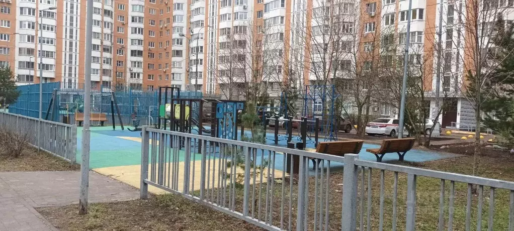 3-к кв. Москва Митинская ул., 28к5 (90.0 м) - Фото 0