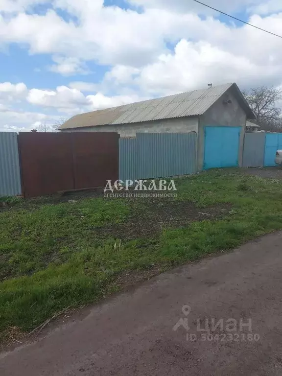 Дом в Белгородская область, Старооскольский городской округ, пос. ... - Фото 1