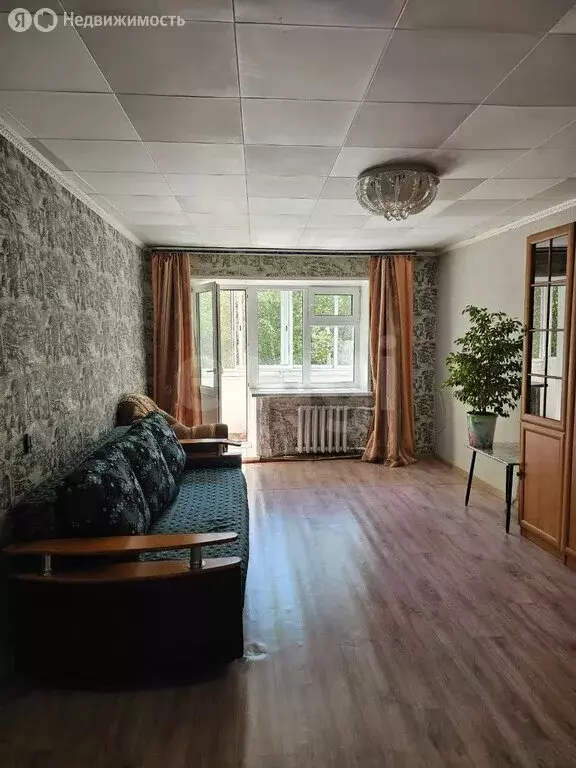 2-комнатная квартира: посёлок городского типа Чернышевск, улица ... - Фото 1