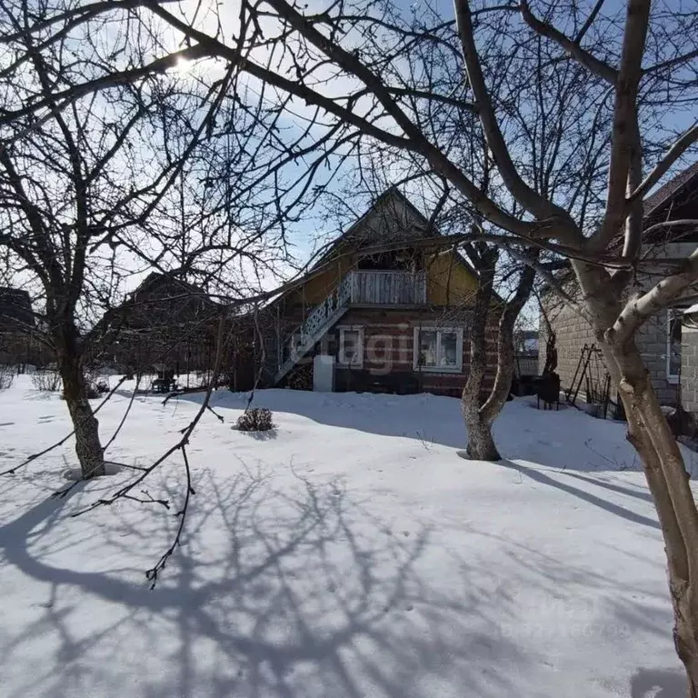 Дом в Саратовская область, Энгельс муниципальное образование, Ромашка ... - Фото 1