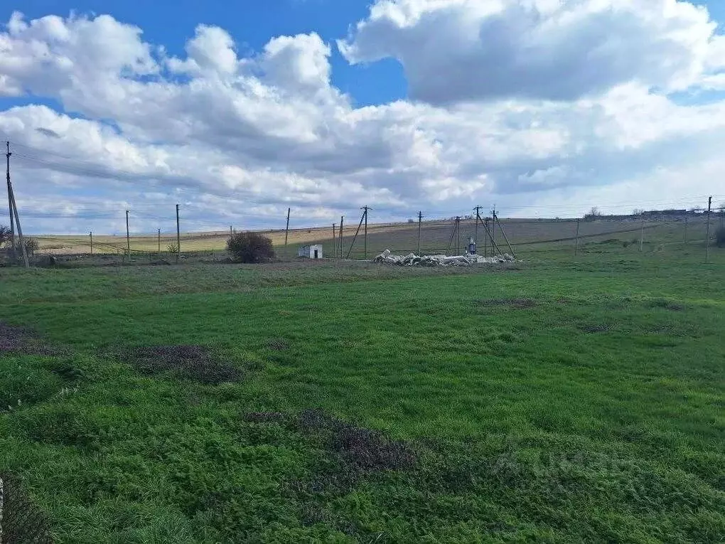 Участок в Крым, Симферопольский район, Чистенское с/пос, с. ... - Фото 1