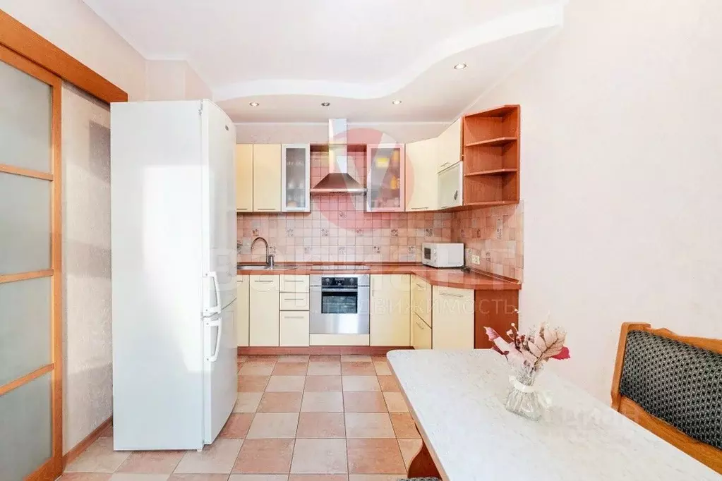 2-к кв. Омская область, Омск ул. 8-я Линия, 219 (68.0 м) - Фото 2