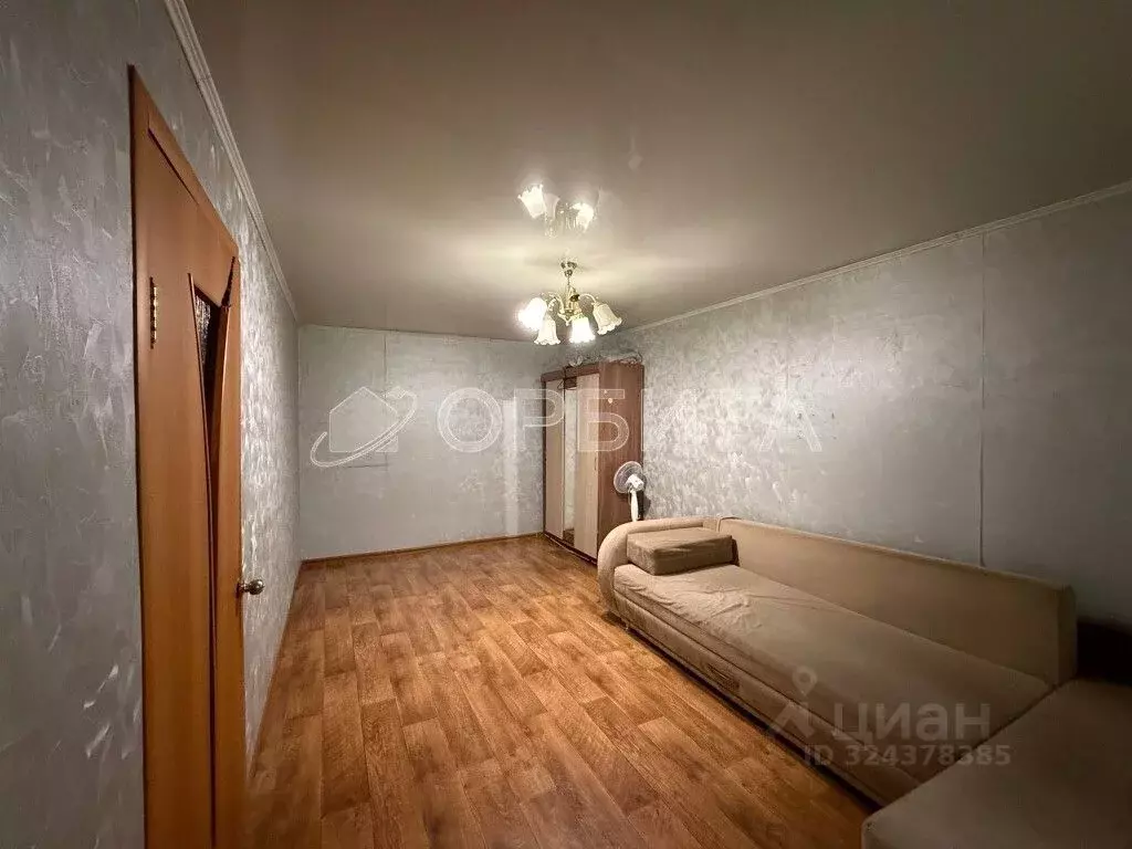 3-к кв. Тюменская область, Тюмень ул. 50 лет Октября, 66 (64.0 м) - Фото 0