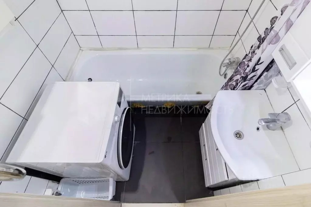 2-к кв. Тюменская область, Тюмень ул. Муравленко, 7 (55.0 м) - Фото 1