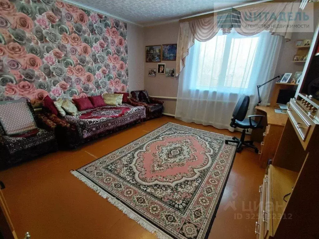 3-к кв. Брянская область, Погар рп ул. Молодежная, 1/3 (145.0 м) - Фото 1