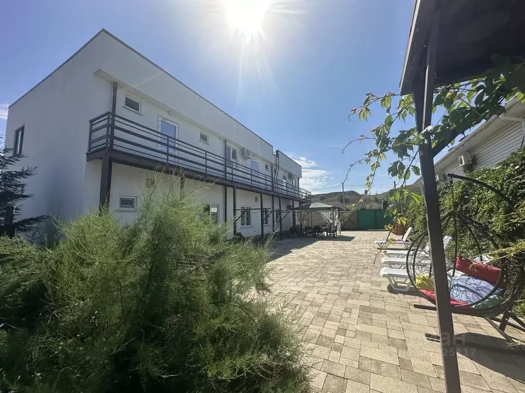 Дом в Крым, Ленинский район, Белинское с/пос, с. Новоотрадное ул. ... - Фото 1