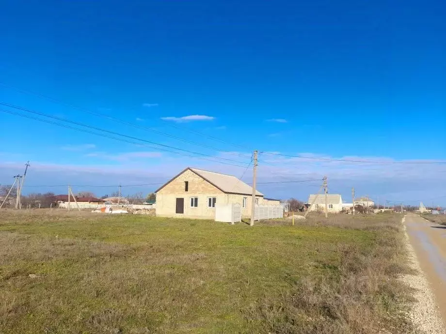 Участок в Крым, Симферопольский район, Гвардейское с/пос, с. Красная ... - Фото 2