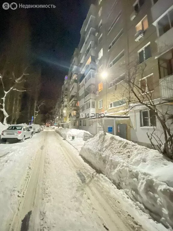 3-комнатная квартира: Саратов, улица имени В.М. Азина, 21 (55 м) - Фото 1