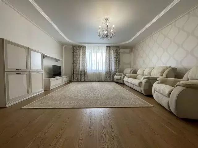 3-к. квартира, 110 м, 5/9 эт. - Фото 0