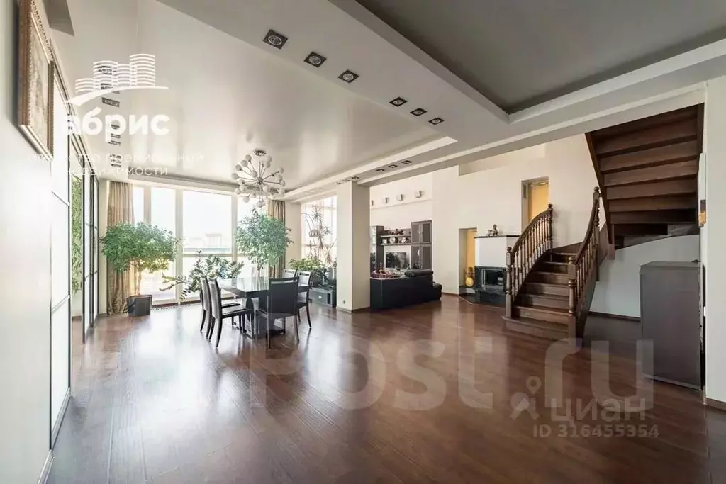 5-к кв. Приморский край, Владивосток ул. Ильичева, 4 (248.0 м) - Фото 1