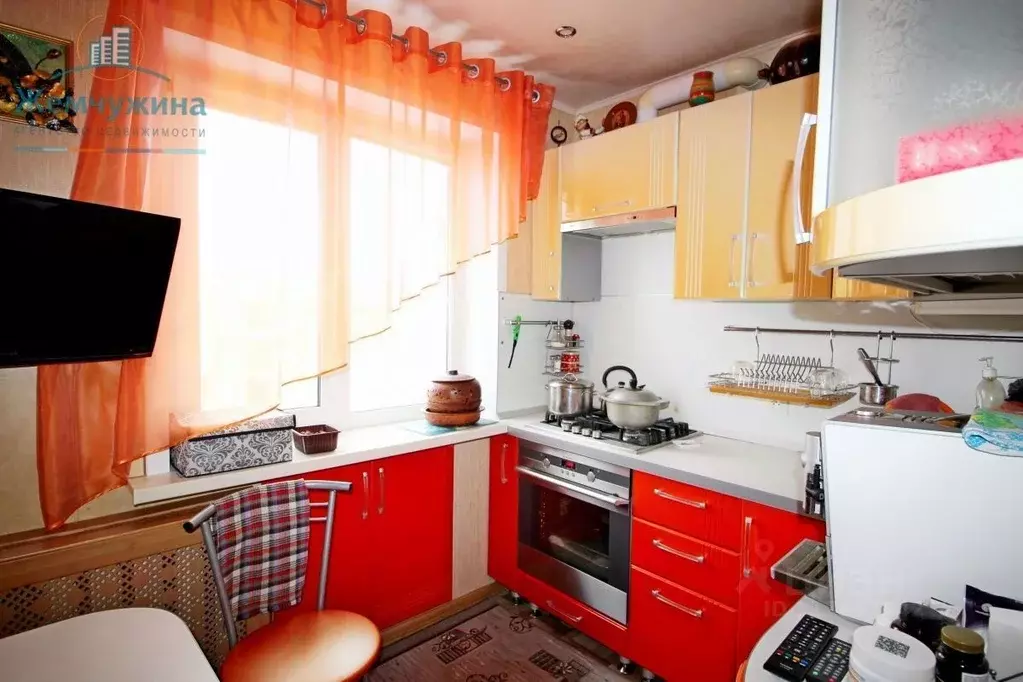 2-к кв. Ульяновская область, Димитровград ул. М. Тореза, 9 (50.0 м) - Фото 0