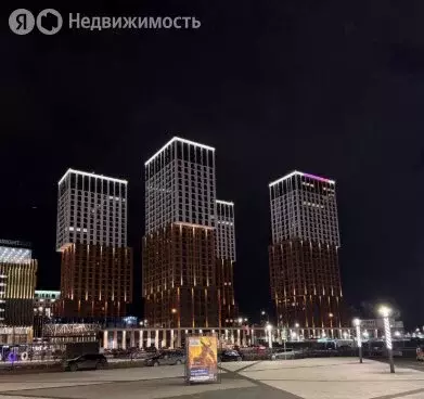 2-комнатная квартира: Тюмень, улица Тимофея Чаркова, 93 (57.6 м) - Фото 1