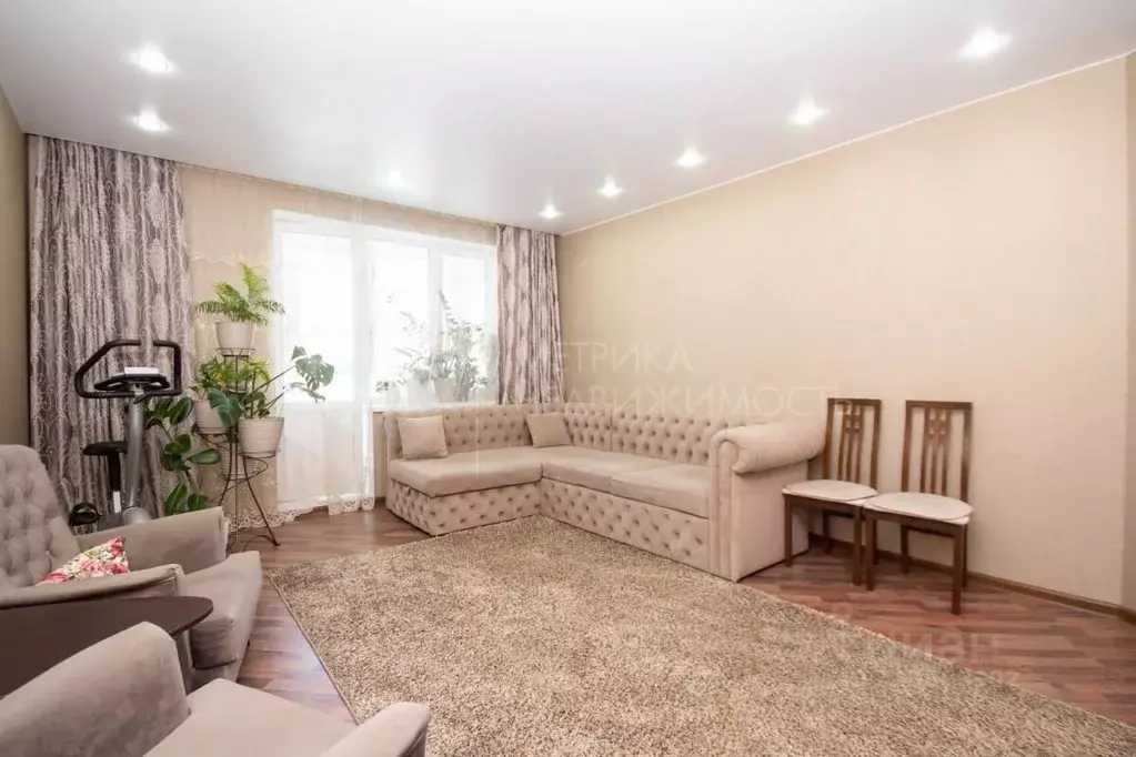 2-к кв. Тюменская область, Тюмень Заречный проезд, 43 (77.3 м) - Фото 1