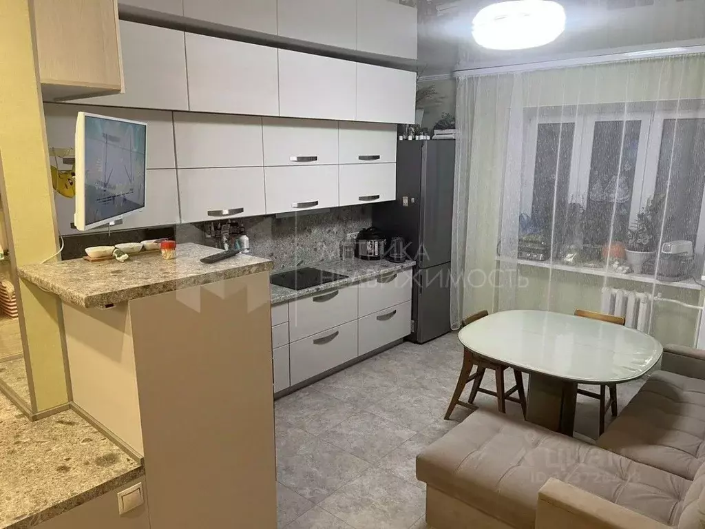 2-к кв. Тюменская область, Тюмень ул. Николая Семенова, 31 (75.0 м) - Фото 1