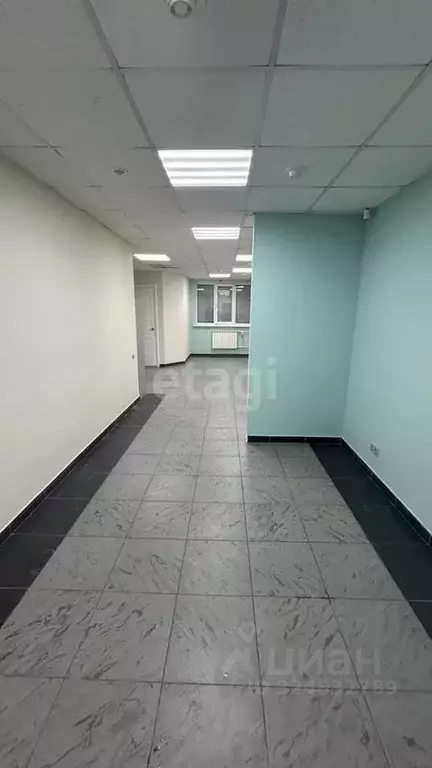 Торговая площадь в Свердловская область, Нижний Тагил ул. Карла ... - Фото 1