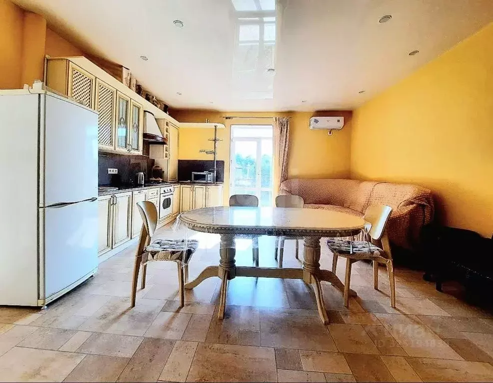 2-к кв. Краснодарский край, Геленджик 5-й мкр, ул. Грина, 8 (78.4 м) - Фото 1