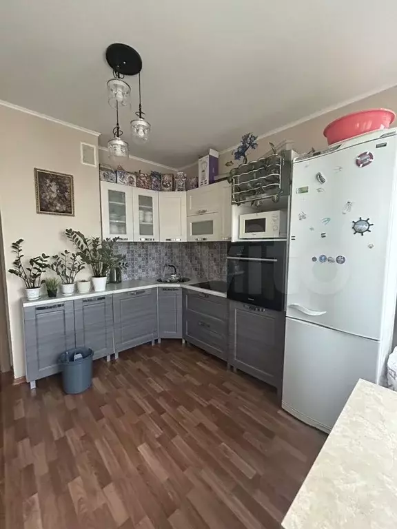 2-к. квартира, 60 м, 13/17 эт. - Фото 0