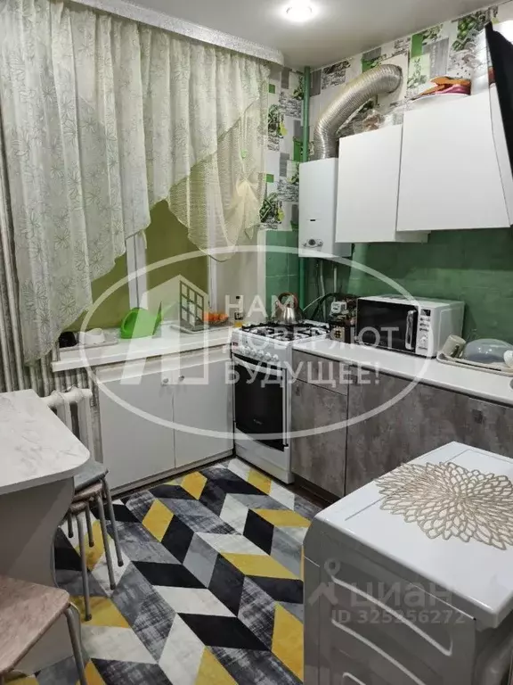 2-к кв. Пермский край, Чусовой Лысьвенская ул., 74 (41.6 м) - Фото 0