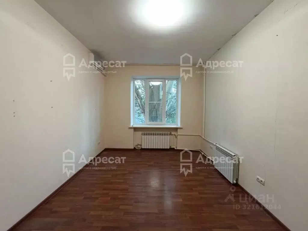 3-к кв. Волгоградская область, Волгоград ул. Атласова, 10 (74.7 м) - Фото 1