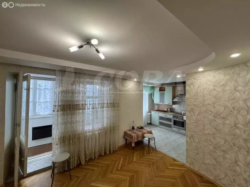 2-комнатная квартира: Тюмень, улица Льва Толстого, 33 (62 м) - Фото 1