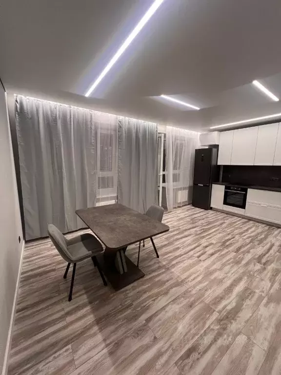 2-к кв. Тюменская область, Тюмень ул. Тимофея Кармацкого, 7к2 (72.0 м) - Фото 0