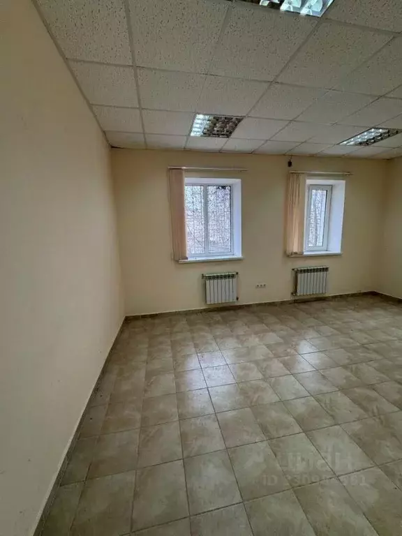 Офис в Крым, Симферополь ул. Крылова, 172 (23 м) - Фото 1