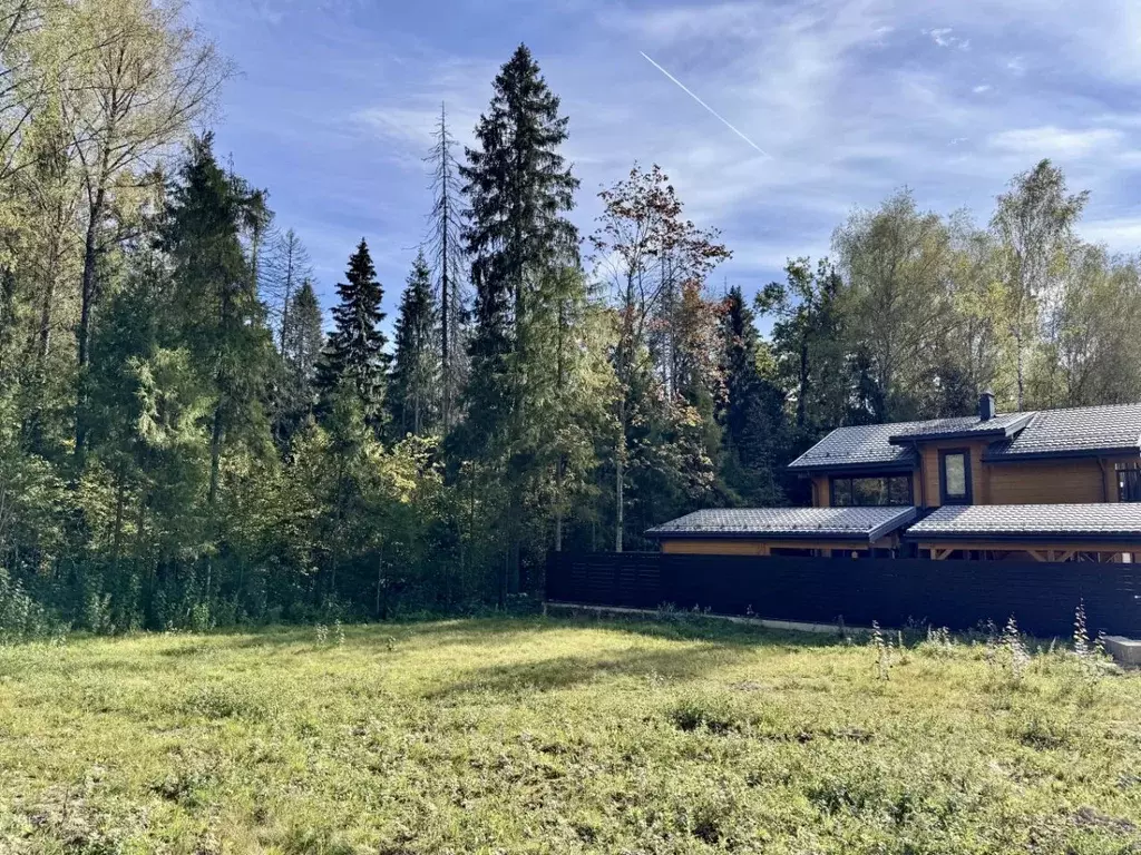 Участок в Московская область, Мытищи городской округ, с. Марфино ул. ... - Фото 1