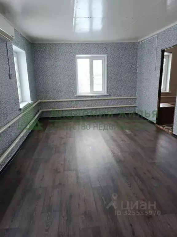 Дом в Саратовская область, Краснокутский район, Логиновское ... - Фото 2