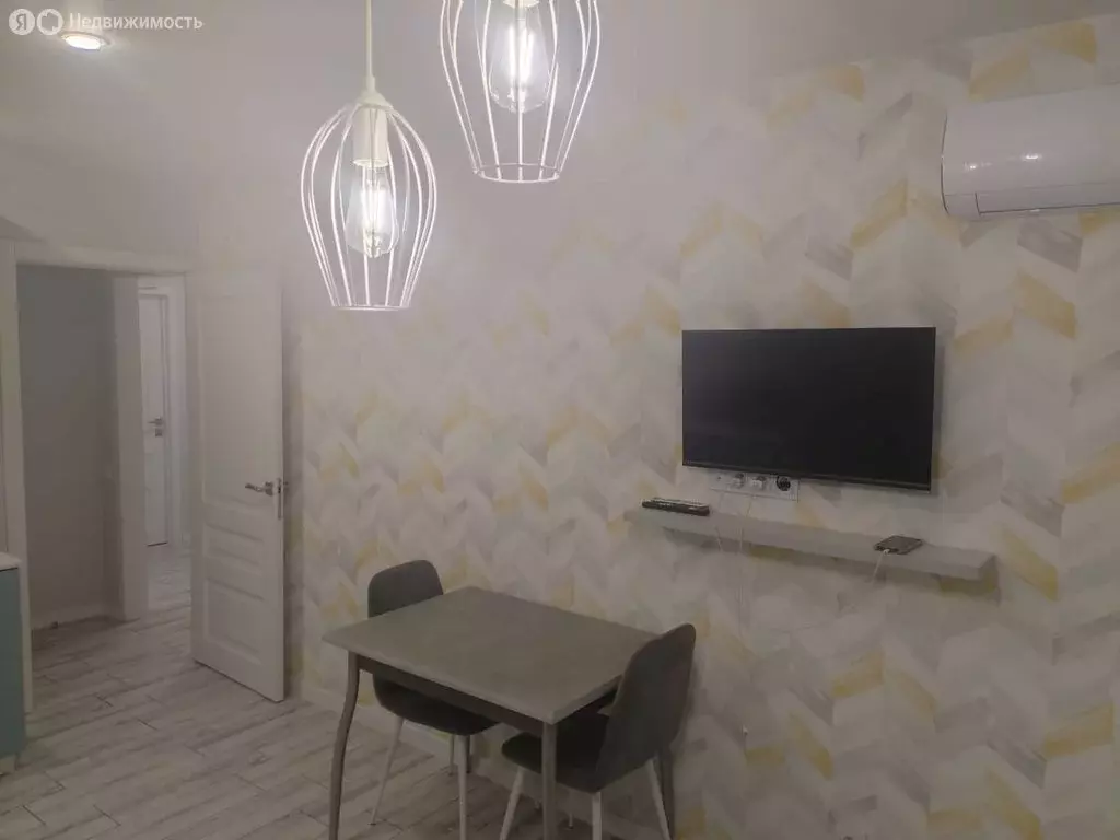 2-комнатная квартира: Новороссийск, проспект Ленина, 107 (61.3 м) - Фото 2