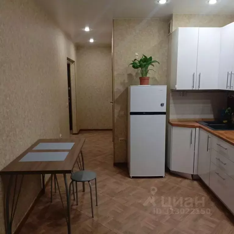 1-к кв. Владимирская область, Ковров Еловая ул., 90 (40.0 м) - Фото 0