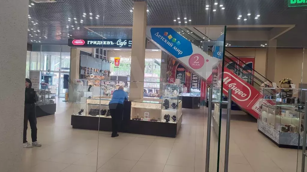 В 15 метрах от Вкусно и Точка - Фото 0