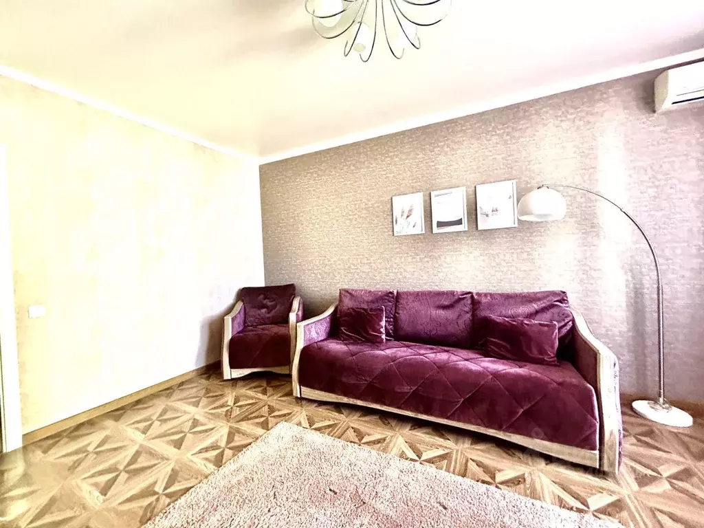 2-к кв. Саратовская область, Энгельс ул. Маяковского, 47 (63.7 м) - Фото 1