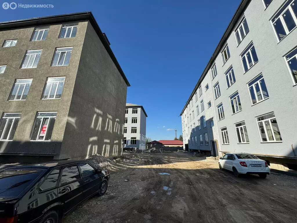 2-комнатная квартира: Нальчик, улица Мовсисяна, 15 (66 м) - Фото 0