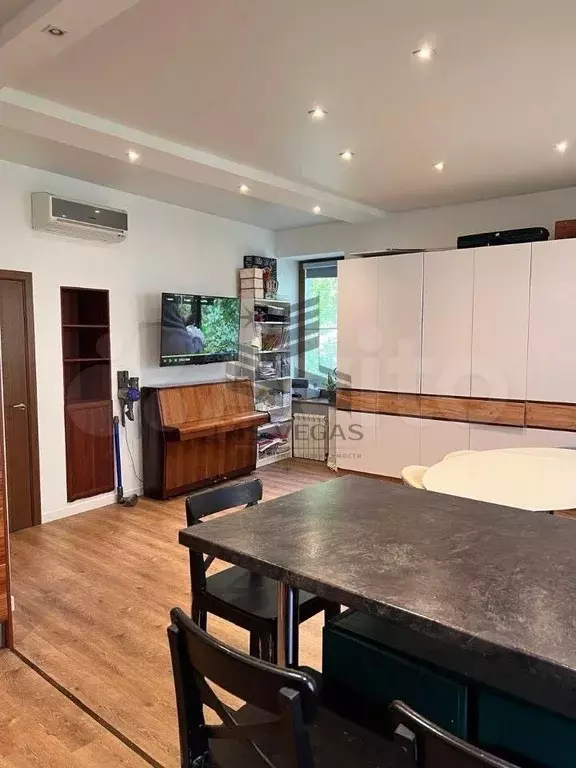 3-к. квартира, 70 м, 3/3 эт. - Фото 0