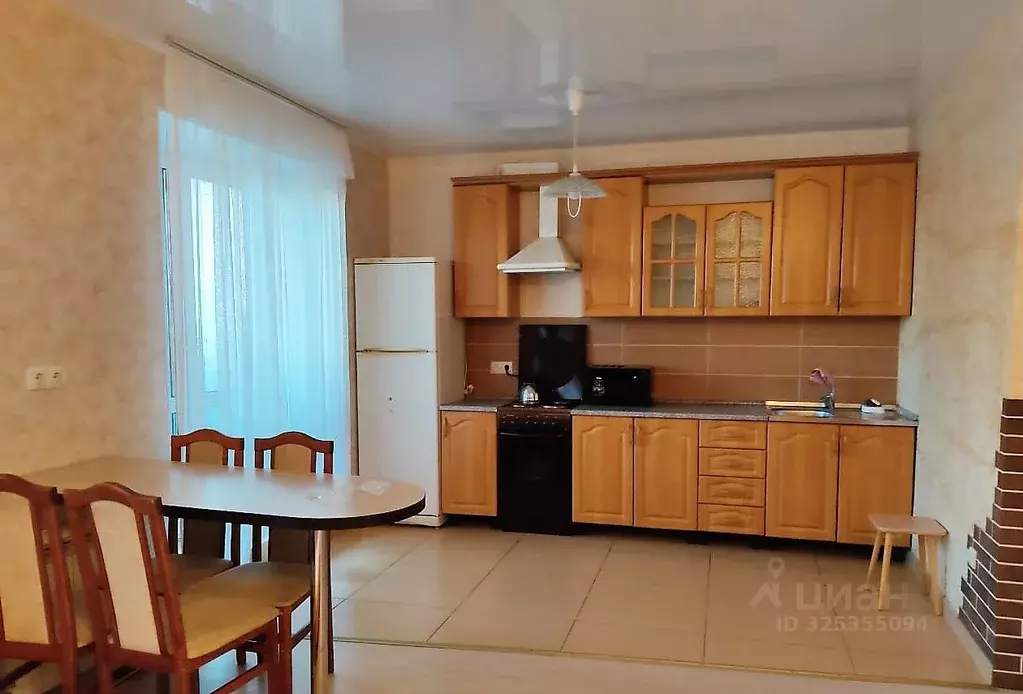 1-к кв. Омская область, Омск просп. Комарова, 16 (46.0 м) - Фото 1