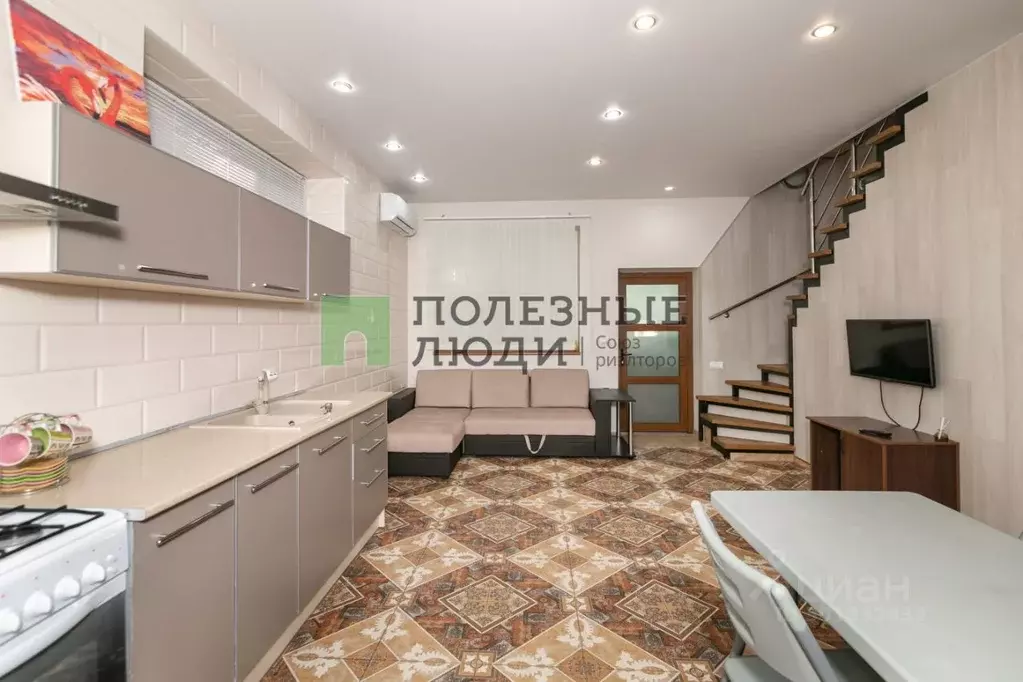 Дом в Севастополь ул. Продольная, 9 (100 м) - Фото 1