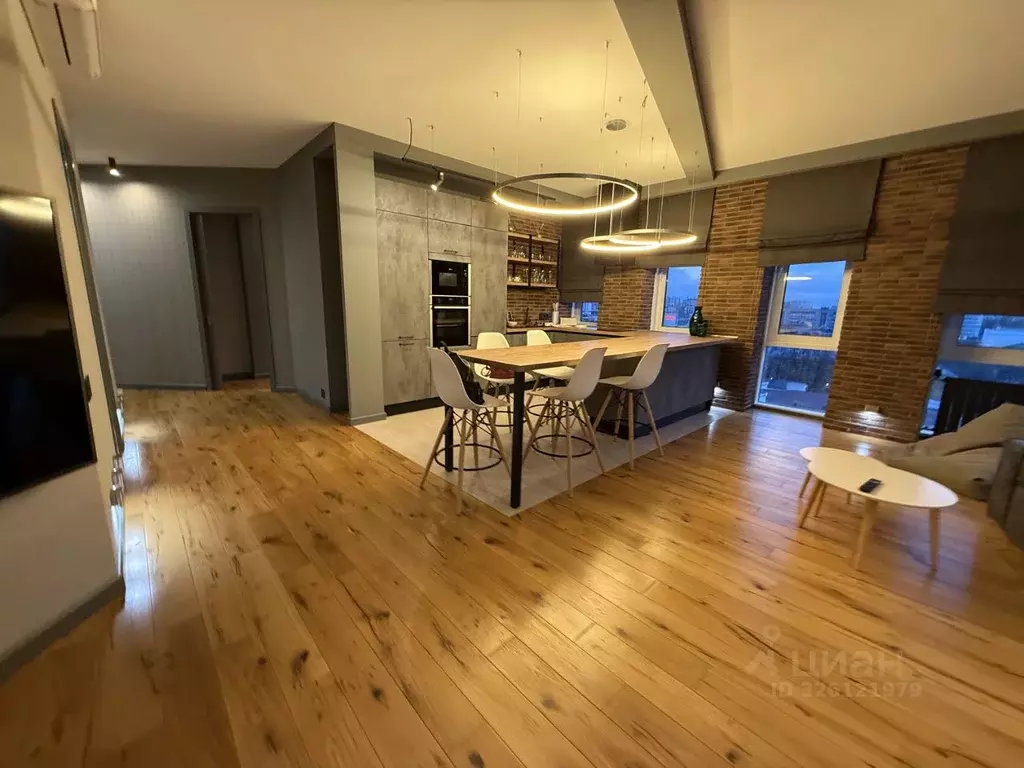 2-к кв. Татарстан, Казань Петербургская ул., 65а (70.0 м) - Фото 1